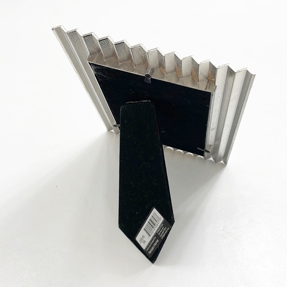 Parisian Home silver herringbone frame - Picture 2 of 3